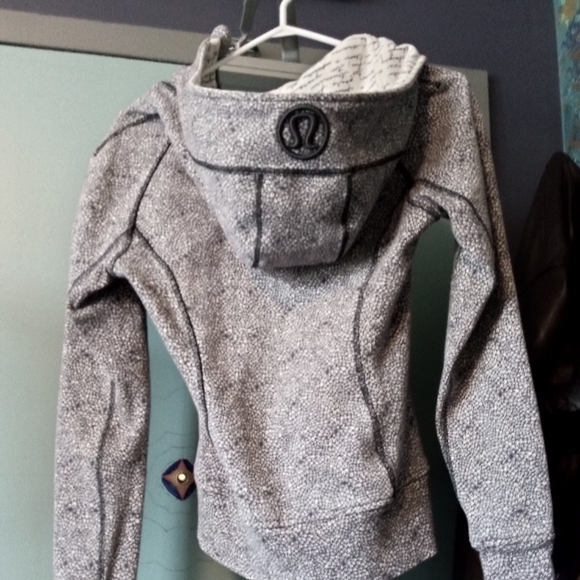 Lululemon Scuba Hoodie II - Plush Petal Deep Coal Ghost / Deep Coal. Size 4. - Picture 2 of 3